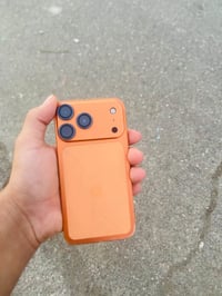 آيفون XR • بطارية ١٠٠ • فيس ايدي عاطل