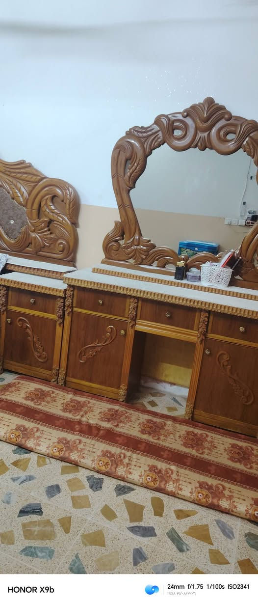 للبيع خشب عراقي ثقيل ثقيل التوصل وتساب ***********
