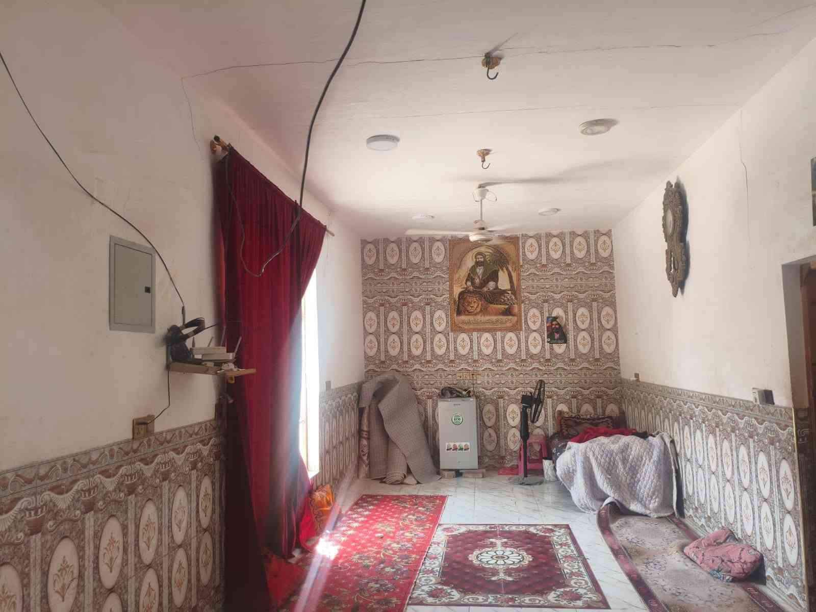 السلام عليكم
بيت زراعي للبيع في  حي الصدرين
نزلة مطر الاولى
غرفيتن وصاله ومطبخ واستقبال
مجمع صحيات داخلي وخارج
السقف عكاده
المساحه 280 بيت جاهز للسگن
جاهز من كلشي 
للاستفسار اكثر  الاتصال ع الارقام 
***********
***********
