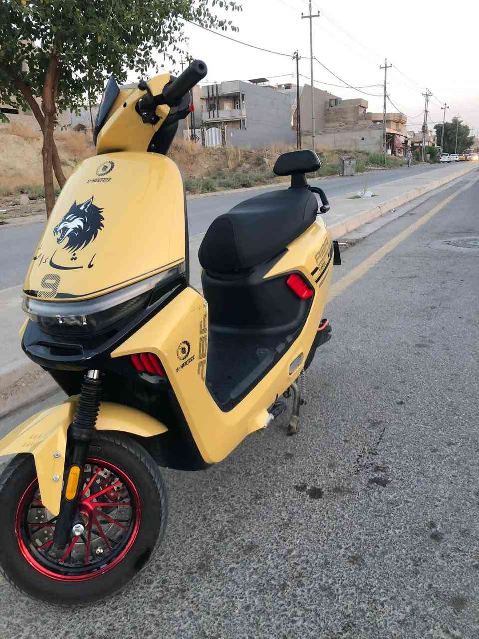 سلام عليكم

ماطور شحن إي بي ار

مواصفاته

6 بطاريات بعدهم وضع شركة

لايت عالي ناصي

دبل أشارة

هورن

نظام بكَ R

بريك خلفي فقط شغال

قوة الملف 3000

مثبت سرعه

اربع نمرات بي

شرط كهربائيات شغالة كلها

بي بس شخوط  مثل ما واضح بصوره 

العنوان حي مشيرفه

سعر550 وبي مجال

الإتصال ***********
