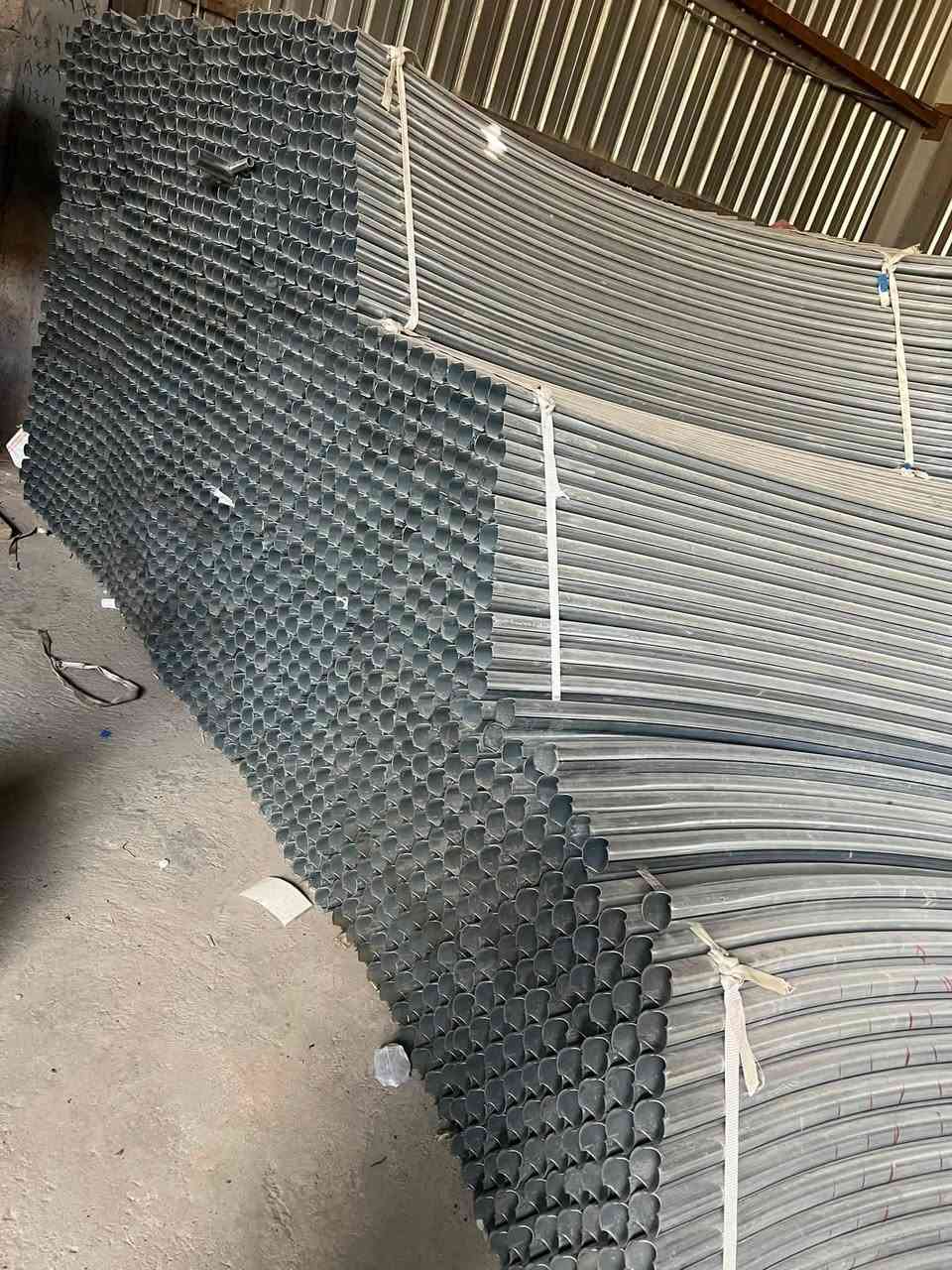 سلام عليكم موجود حديد درجه أولى مع نايلون تركي ٢٠٠مايكرو للاستفسار  ***********
