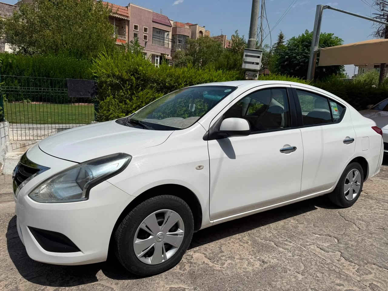 نيسان لاكشمي باي موديل 2019 صبوخي نيه يه ك شوين ساردي هه يه ١٢٧ هه زار رويشتوه ره قم سه نه وي تازه سه ياره ي مالانه يه ك ده سته به ناوي خومانه موبايل *********** نرخي 103$ مجاليكي كه مي تيدايه
