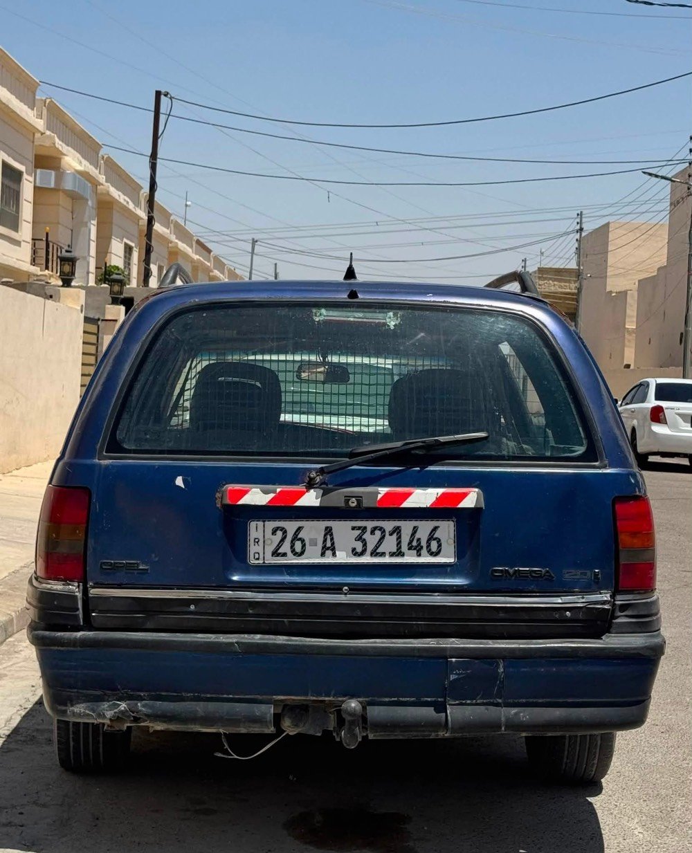 سيارة أوبل 1994 كما موضح في الصورة بحالة جيدة 
السعر 22ورقة وبيها مجال 
 
هاتف ‭***********‬
مكاني تكريت