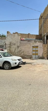 بيت للإيجار • يصلح مخزن • الديوانية حي العصري