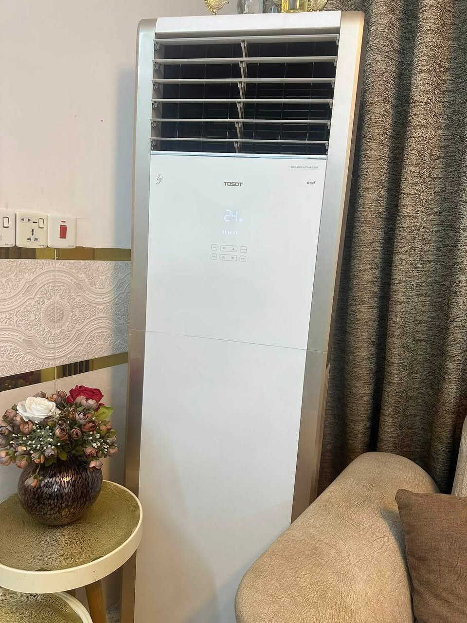 سبلت TOSOT
3 طن 
جهاز نظيف وشغال تجي تفتحة بأيدك
تبريد ثلج ❄️ ❄️ ❄️ 
فقط ملغي العاكس يعني تبريد فقط
العنوان بغداد الصحفيين 
السعر 950 
***********
