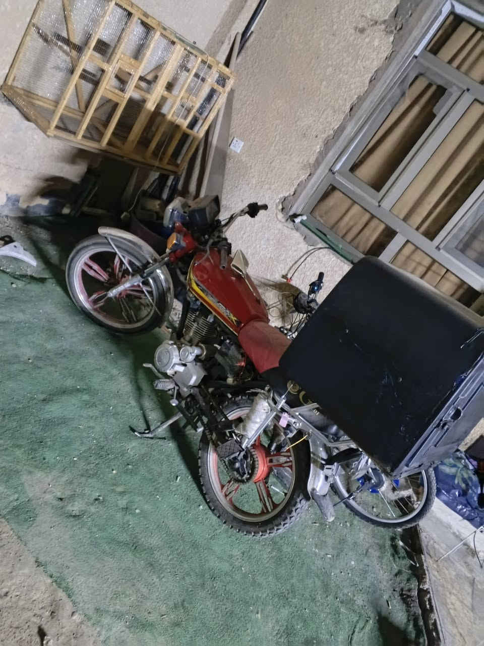 سونلك 24 حمره
ابيع كوم حديد 
كامله اشاير كهربائيات 
حتاةالصندوق  
المكينه كايمه 
اخير مره طفت بعد تركتها 
مكاني بغداد / الكريعات 
***********
