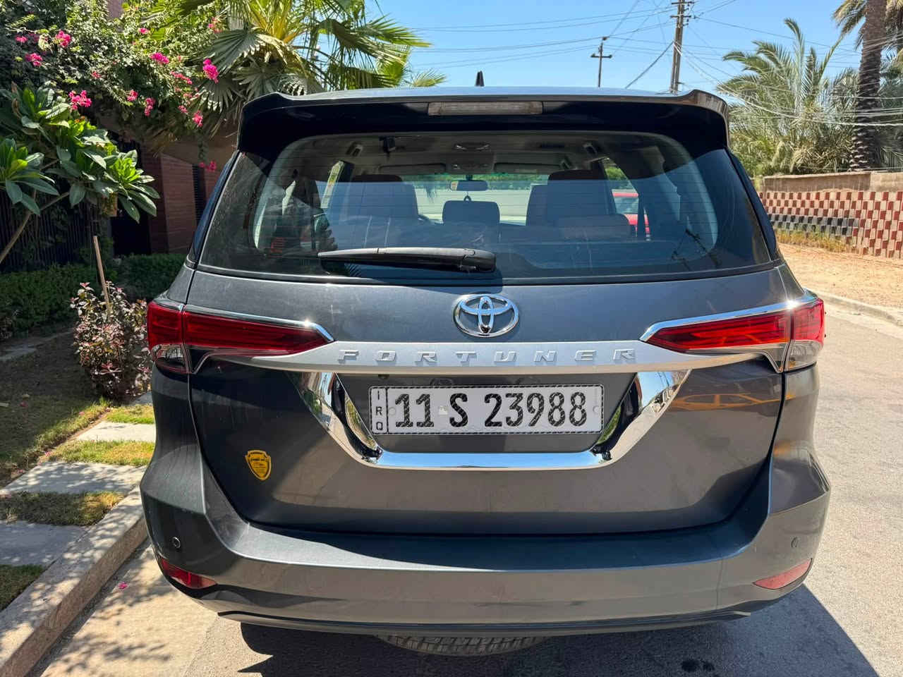 تويوتا فورجنر موديل 2023
ماشيه  27 الف km رقم بغداد الدولي سنويه بسمي شخصيا 

        السعر 245$ورقه وبيها مجال للشراي 

السيارة بيها صبغ باب خلفي قطعتين رش اثر شخوط يعني مكفوله من الضربه وسيارة جديده

مواصفات 

داخل قرميدي

7 راكب 3 قطع تبريد  شاحن لاسلكي شاشه ابل كاربلي كامره خلفيه حساس امامي خلفي رقم بغداد ماخذه زيرو مكينة 4 سلندر 2700

مكان السيارة بغداد حي العدل 

للاتصال ***********
