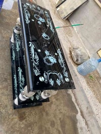 طاولة • بدون تفاصيل