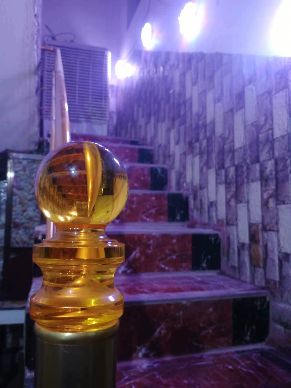 سلام عليكم يتوفر بيت مساحه 225متر طابو صرف كربلاء حي العامل سوق الاخير خلف مول لباقر يتكون من غرفتين نوم وصالات اثنين واستقبال كبيره ومطابخ اثنين لبيت حاليا مقسوم بيتين لبيت كلش نضيف ومرتب وترميم جديد سعره من لاخير 200ليحب تفاصيل اكثر يتصل عل رقم ‏‪***********‬‏
