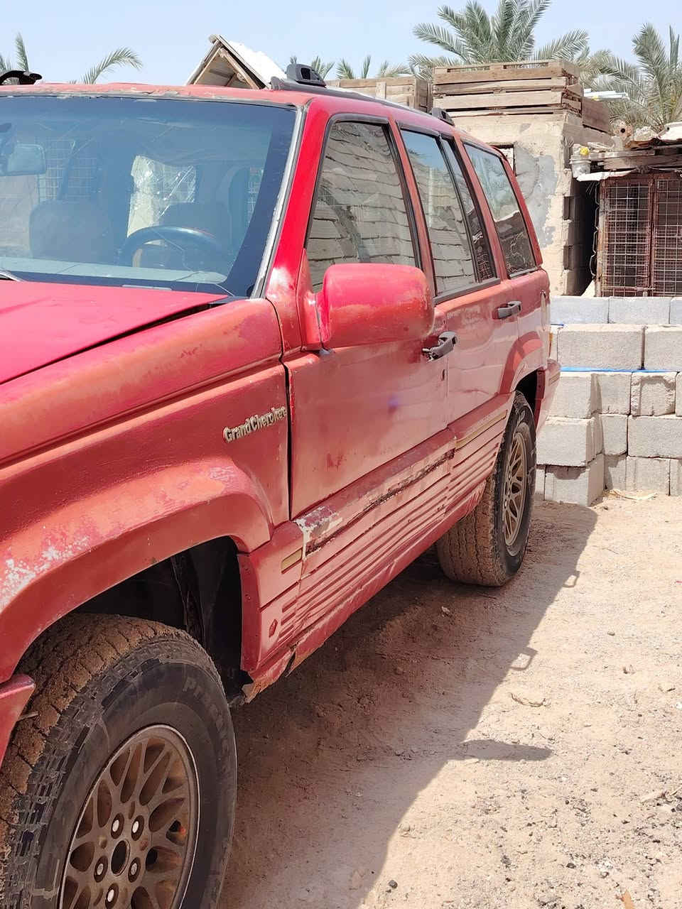 السلام عليكم جيب شيروكي ٩٤ مكينه وكير 3000 توه شادهن  كهربائيات كلها شغاله جام كهربائي شغال تخم تاير جديد حداديه فلنجات دسكات عنبار كله جديد راديتر جديده وين مايعجبك شغل وطلع البدي شوف العين المكان البصرة ابو الخصيب السعر 23 اي استفسار هذا رقمي ***********
