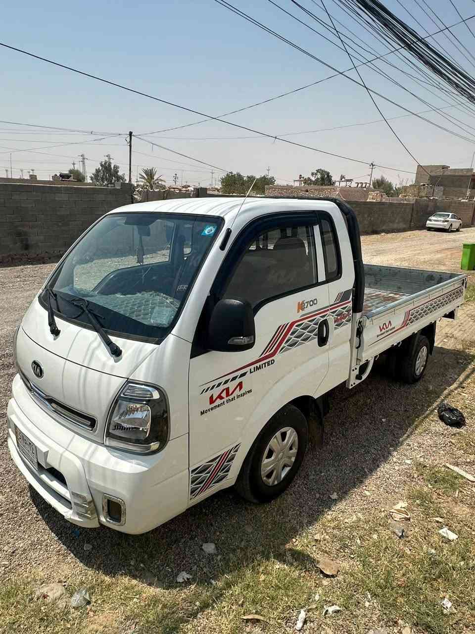 السلام عليكم 
كيا حمل للبيع 
رقم بغداد تحويل مباشر 
السياره جديده بمعنى الكلمة  
كفاله عامه 
السعر 147 وبيها مجال 
للاستفسار على الرقم ***********
