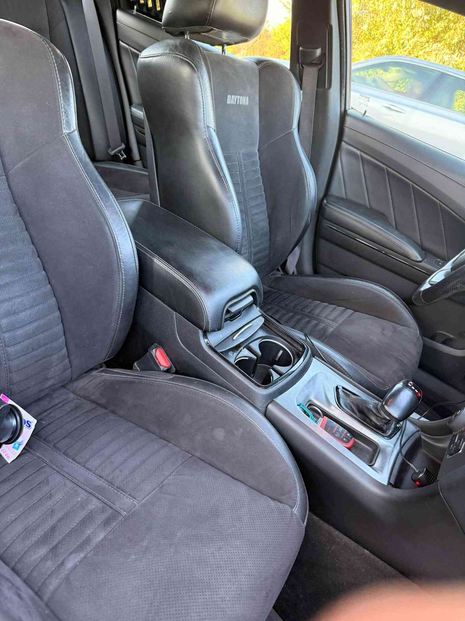 جارجر  دايتونا 2021 / Daytona)

المحرك : 5700/8V

الحالة :  قطعتين صبغ جاملغ +بنيد 

 

العداد : 71الاف KM 

مواصفات : DAYTONA 1/1

عدا فتحة 

اكسل قفل 3.9 SRT

لايتات زينون بلاد 
دبات السود

كشنات كنتارا كهرباء

كشنات ميموري خزن

شوتة رياضية بلاد مال دايتونا

فجوج برمبو 6 بستم 

كشنات تدفئة + تبريد + ستيرن هيتر

شفتات ستيرن + مودات رياضية بشاشة

شاشه كبير + حساسات وكاميرا

السيارة كلها مختمة Daytona

السياره كلشي بيها بلادي حجرها وتفاصيلها ستوك

السعر 220$ وبيها مجال وماكو دايتونا 21 بهيج سعر 

رقم بغداد انكليزي هزه وسنويه جديده  مكاني بغداد  باسمي 

*********** واتساب
