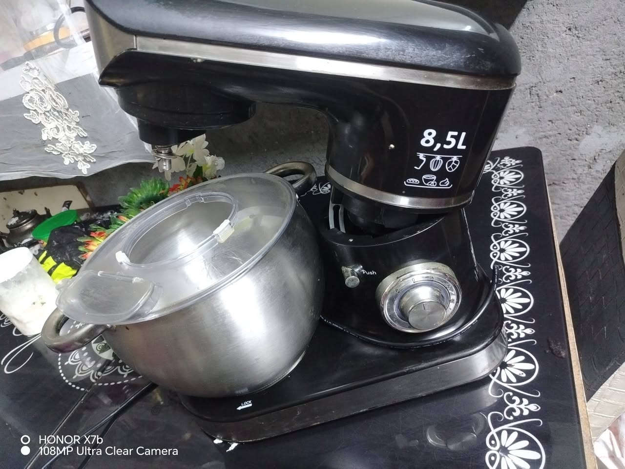 عجانة 8 لتر ونص.  شركة النوال بعدهي بنضافتهة صار شهر ونص من اخذناهة. ب85 وبيهة مجال.  ***********   .ابو علي
