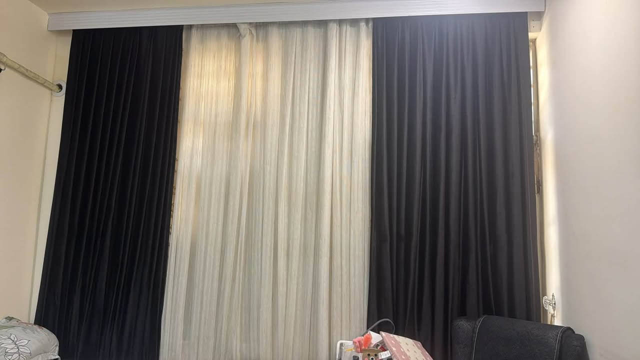 قطع للبيع
ميز بلازما ٧٥
وتخم ١٠مقعد ٦٠٠
وبردات سجة ٥قطع تفصال ب ٢٥٠ 
والطبلة ويه التخم هدية 
وكلشي بي مجال ماعده التخم قفل الي يريد يتواصل ويه الرقم الاتي 
***********
