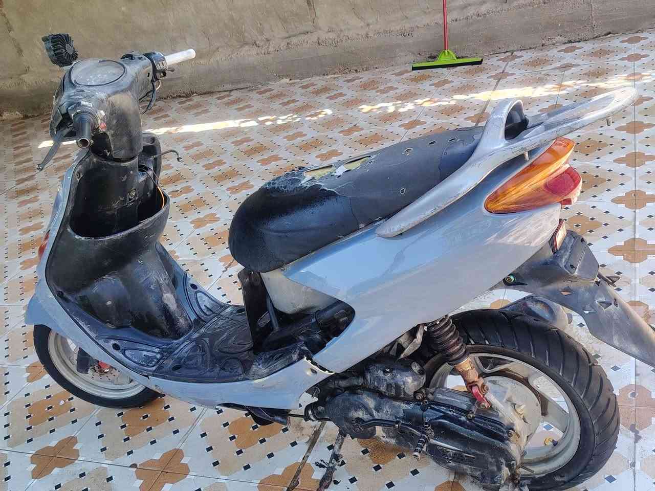 السلام عليكم درجه اكزز شغاله وتمشي مابيها شي السعر 250وبيها مجال مكاني بابل الكفل بني مسلم
***********
