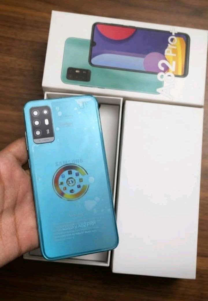 📱 A82 Pro+
✨ شكل أنيق وألوان حلوة
📸 Quad Camera – أربع كاميرات
🔋 بطارية قوية للاستخدام اليومي
⚡ أداء مناسب للاستخدام والتصفح والسوشيال ميديا
💰 السعر:90الف دينار