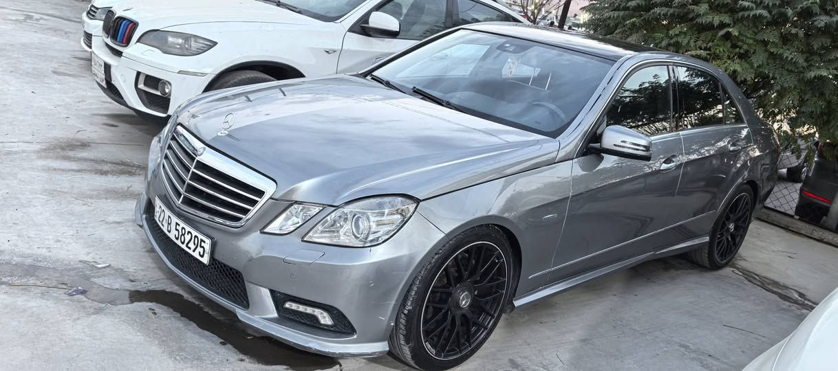 ***********
***********
مارسيدس بينز E350  بنزين ستة سلندر
كيرو محرك وتبريد وكهربائى بشرط
صبخ ثلاث قطع امامى وصقف صبخ باقى دعامية ل دعامية بشرط
سعر كلش مناسب
مكان سيارة في اربيل
