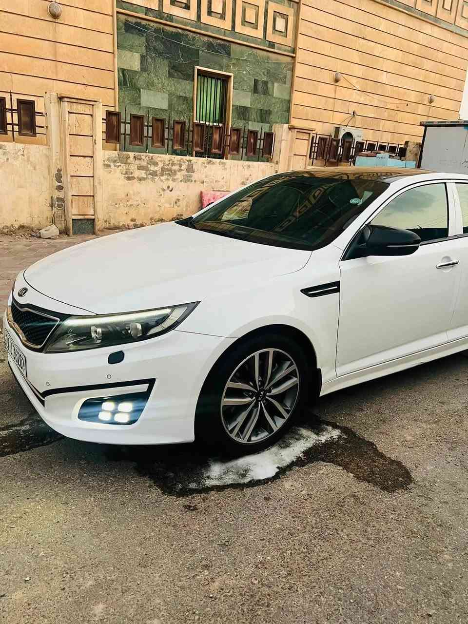 السلام عليكم اوبتماا موديل 2014 شكل ال 15
خليجي فول مواصفات vip اعلى فئه 

مكفوله كفاله عامه عدا هلال الجاملغ 

مواصفات السياره 

محرك 2400 دبل كزوز عل وضع شركه 

بصمه تشغيل وابواب وصندوق 

بانوراماا طكتين 

لد امامي + لد خلفي 

حساس امامي حساس خلفي 

شاشه كبيره + كامره 

كشنات عدد ٢ كهرباء + خزن ميموري + جلد

تدفئه تبريد كشنات الامام 

سماعات انفنتي ١٠ سماعات 

دشبول كانزه 

ويلكب ١٨ مع تخم تاير حداديه جديده 

سايد بريك دكمه 

زراك لايت + لايت عدسه دوار وي الستيرن 

بلاجكتور بقلاوه 

تبريد قطعتين ثلج 

مري شفط وي سويج 

باقي المواصفات معروفه 

مكان السياره واسط نعمانيه السعر ١٤٨ 

للاتصال ***********
