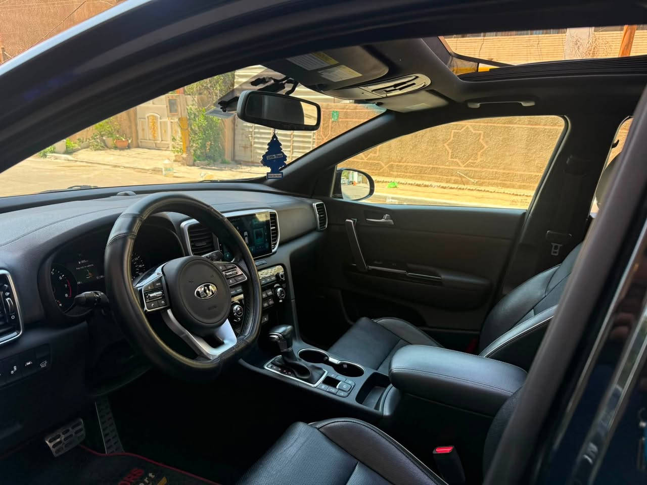 السلام عليكم
للبيع سبورتج موديل ٢٠٢٢ فئة SX Turbo فول فول فول مواصفات ماشية ٥٠ ميل السيارة جديده بمعنى الكلمة لحد هسه بتايرات امريكا المشلن وضربتها طعجه خفيفة بالجاملغ الامامي تعتبر كلين تايتل رقمها اربيل مميز جدا ومواصفاتها : بانوراما // كشنات جلد بلادي // كشنات تدفئة و تبريد // بصمة // LED لايت بلادي // فور ويل // جنطة كهربائية // كروز كنترول الذكي Adaptive cruise control // شحن وايرلس // كشنات كهرباء // مرايا جانبية كهربائية // ويل ١٩ بلادي // ستيرن تدفئة // رادار امامي و خلفي // تحديد و تحذير خروج مسار // سستم صوت هارمن // مكان السيارة بغداد العرصات وسعرها ١٨٥ وبيها مجال بسيط جدا رقم الهاتف *********** وبيه واتس
