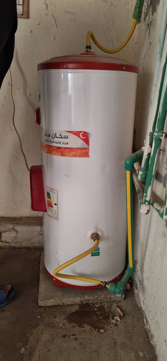 كيزر  استعمال قليل نضيف
100لتر 
السعر 75 ألف
