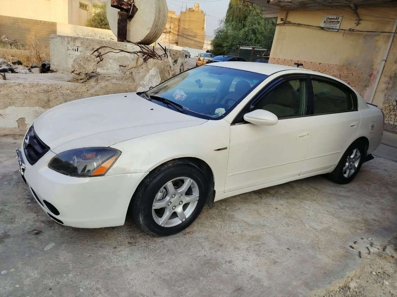 السلام عليكم
للبيع نيسان التيما موديل 2007 وارد امريكي 
رقم اربيل
السعر  (62)$ ورقه )  وبيها مجال 
تحويل مباشر
مكينه وكير شرط 
محرك 2500 المرغوب اربعه سلندر
ابواب قفل مركزي جامات كهرب 
 
السنويه ساقطة

السيارة  احلى من صور نظيفه ما بيها اي نقص واي مصرف مابيها 
بدون دواخل شرط بيها مكانات كلش سغار صبغ
عنوان السيارة موصل  
رقم صاحب السيارة ***********
