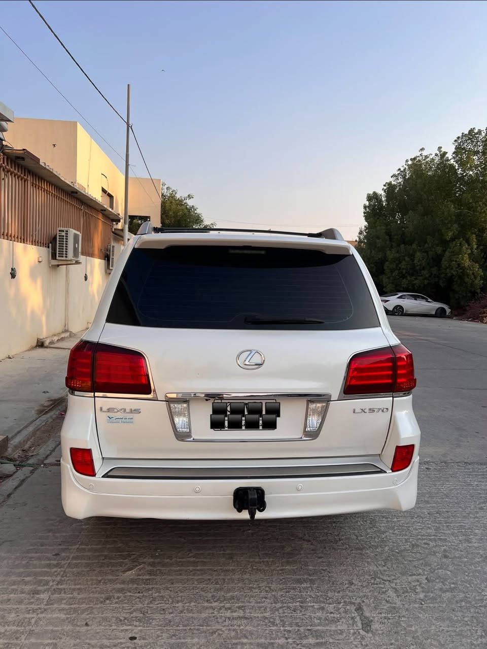 القوة: 383 حصان
⚡ العزم: 546 نيوتن.م
⚙️ القير: أوتوماتيك 6 سرعات
🚗 الدفع: رباعي دائم 4WD
⛽ الوقود: بنزين
🛢️ التانكي: 138 لتر تقريباً
👥 المقاعد: 8 ركاب
🛞 التعليق: هوائي متكيف
🏔️ أوف رود: Crawl Control + Multi-Terrain
🛡️ الأمان: ABS + VSC + وسائد هوائية
🛋️ الداخلية: جلد وتجهيزات فخمة
❄️ التكييف: متعدد المناطق
📺 الشاشة: نظام ترفيه وشاشة حسب الفئة

باختصار: كأمره 360  وجنطه كهربائيه  ومري شفط   وكشنات كهرباء حساسات ورادارات تحديد مسار وتحديد سرعه  عدسات متحركه للاستفسار ***********
