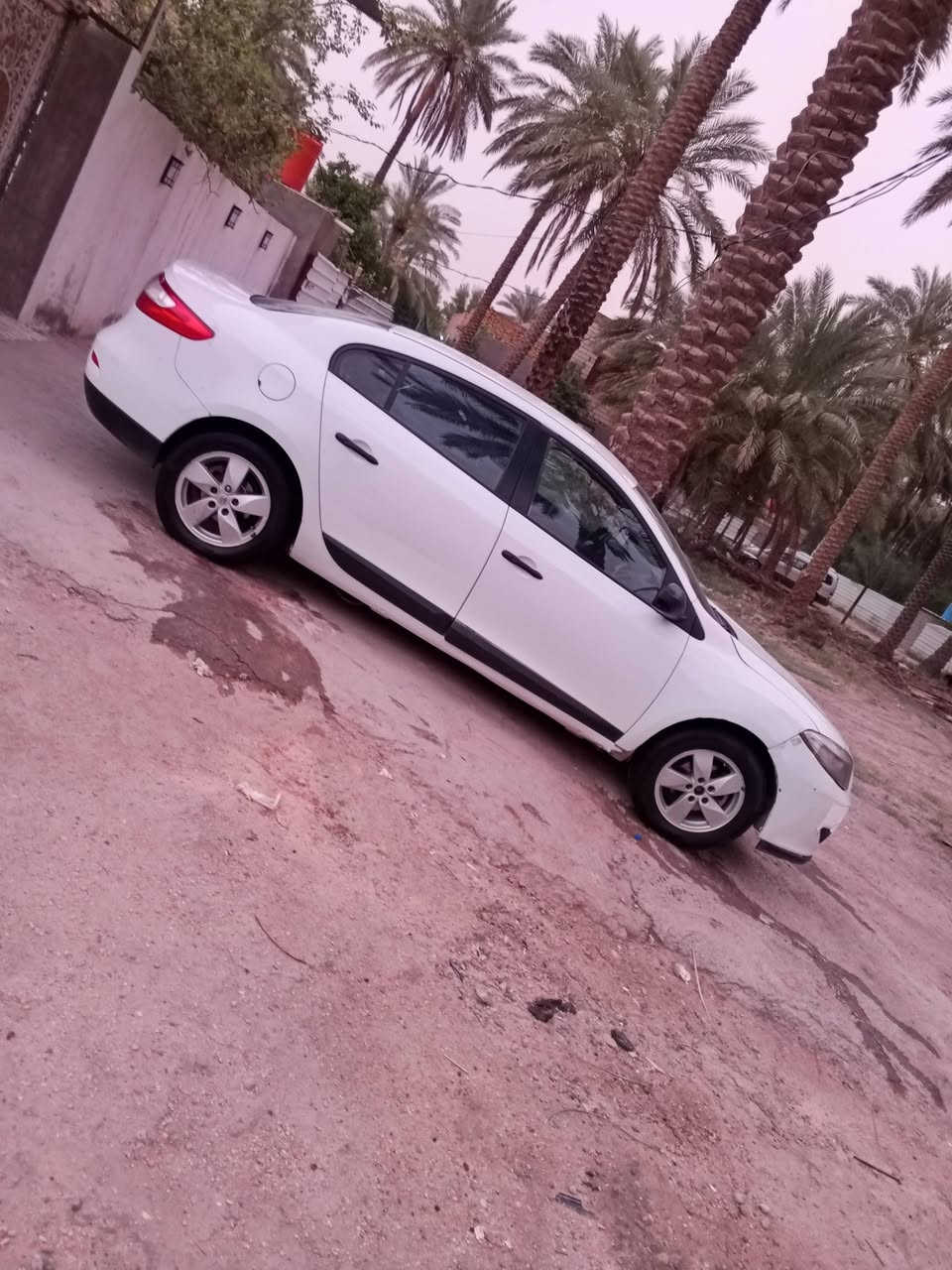 رينو فلونس موديل 13 محرك ممتاز كير at تبريد شغال دواخل سياره جاهزه بدون صبغ سعر 50
***********
