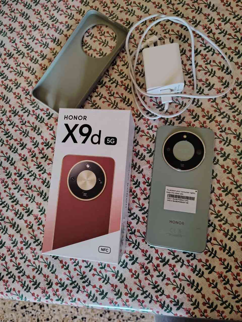 السلام وعليكم للبيع هونر x9d5G ماصارله شهر السعر ٤٥٠الف...البطارية تأتي بسعة 8300 مللي أمبير مع شحن سريع بقوة 66 واط مبأيل ***********
