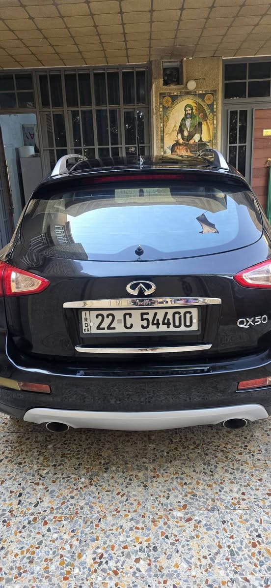 السلام عليكم 

إنفنتي qx50 للبيع موديل 2017  رقم مميز

السيارة فول مواصفات

ماشية 93.000 الف

تحكم ستيرن فول

اربع كامرات 

اشاير مري 

الويل ١٨

حساس خلفي امامي رادارات 

بكلايت لد 

نظام زنون بلادي

مكينة ٣٧٠٠ السيارة صاروخ

فور ويل

كشنات جلد تدفئة وتبريد

فتحة 

تحكم كشنات خلفية  كهرباء صعود ونزول 

تحديد مسار

الحادث دعامية خلفية فقط (كلين)

والباب الخلفي بيه تصليح ورش بالعراق (مصور)

اللون اسود  

للبيع او المراوس  سعر البيع 129$
*********** بغداد, العراق

