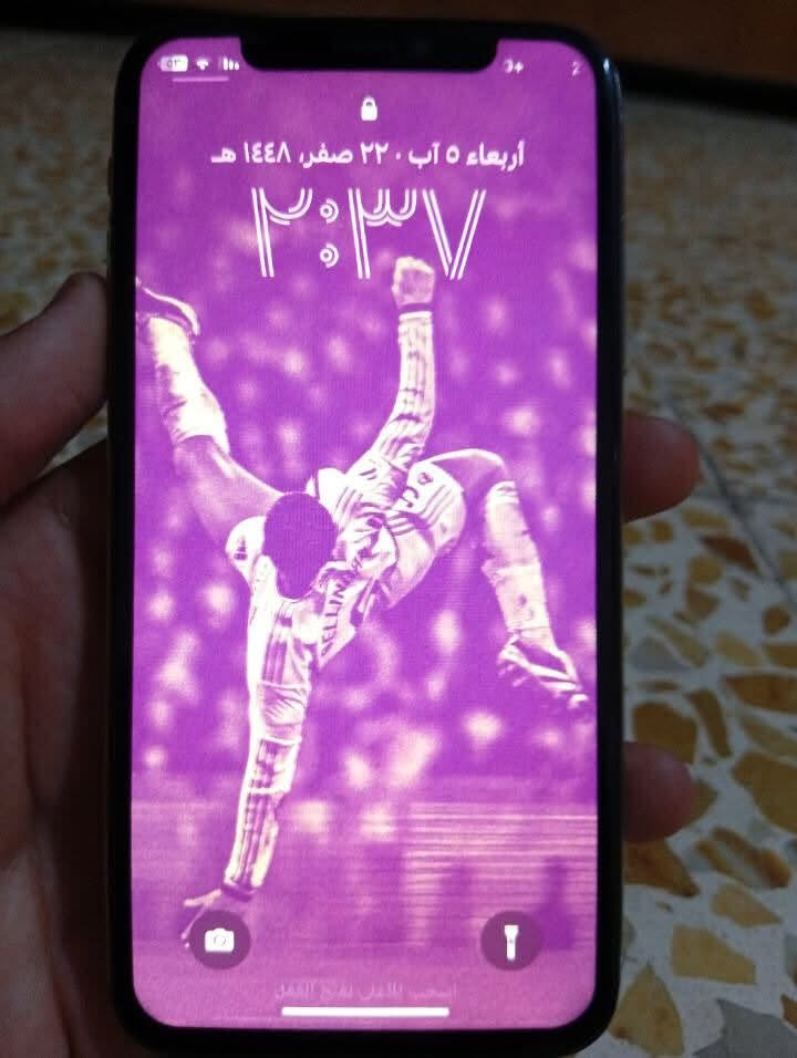 ايفون X للبيع
ذاكره 256 بطاريه 100% امبدله اصليه 
شاشه امبدله وهسه بيها رطوبة مرات تخربط بس قليل تطلع والضهر مكسور من فوك واضح بالصوره السعر 130 وبي مجال ولحد يكسر من سعرو 
و اراوس ب ايفون 13 برو وانطيك فرق 

***********
اتصال او واتساب
