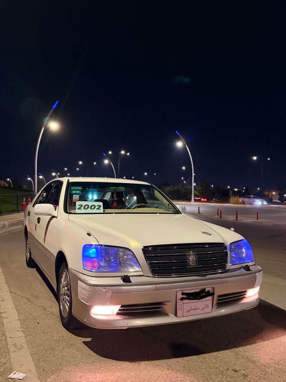 مەلیکە مۆدێل ٢٠٠٢ ساخ بۆ فرۆشتن لە سلێمانی 
سەیارەیەکی تا بڵێیت جوان و بی مەسروفە و نمونەیە لە جوانی سەیارەکە هی ماڵی خۆمانەو مەزبوتە بە شەرتی هەموو شتێک دینار مەسرەفی تیا نییە و تازە پێشی داگیراوە  گێڕ و مەکینەی بە شەرتی ١٠ فیتەر سەیارەکە کۆدی بۆ کراوە و بی کێشەیە هی ماڵی خۆمانە و ساخە تەنیا ٥ پارچەی بۆیاخە دەعمی قورسی نییە ٣ دوگمەیە و  فولە بەس سلاید نییە مەکینەی D4  گەورەیە  ژ.م ***********
