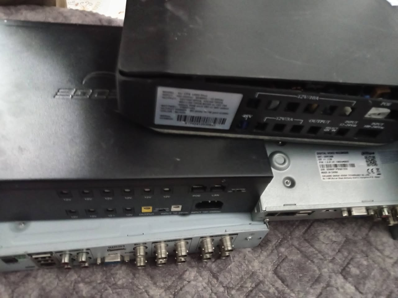 السلام عليكم غراض للبيع dvr و كامرات و ups و هواي اكو ما مصورهن لاستفسار خاص او ***********
