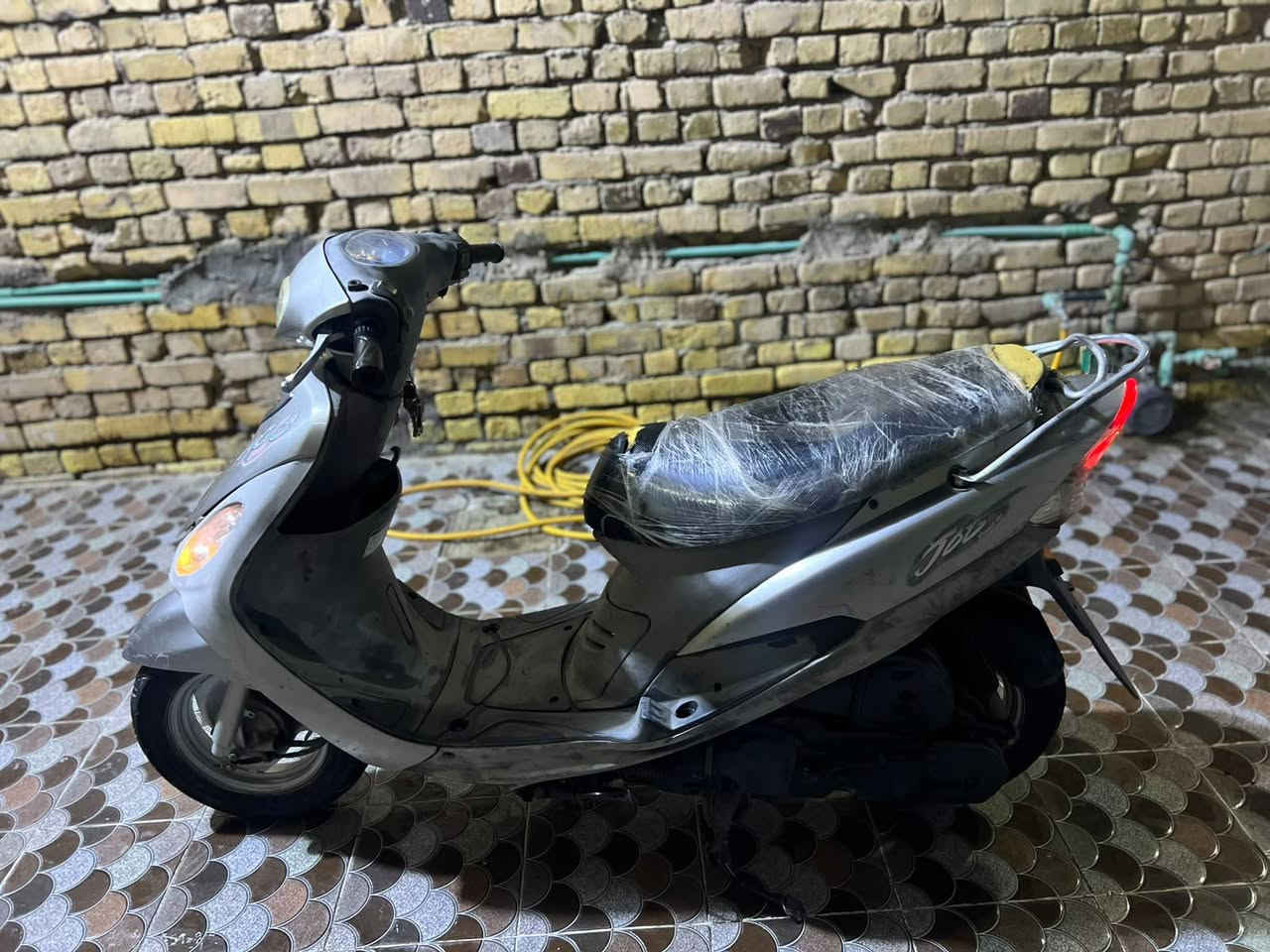دراجه ماكس منغولي
كفاله عامه من كلشي 
برغي واحد مامجيوس  بيهه تجي وتشوف بعينك نكره سلف وين مايعجبك روح دراجه صاله شهر ونص عندي نضيفه او حته مشي ماماشيه اهواي تجي او اتشوف العداد والسعر 900وبيها مجال قليل
