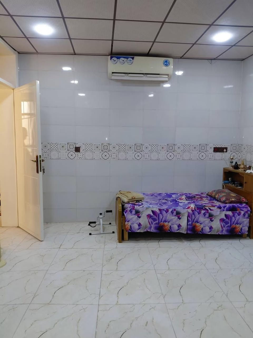 🏘️ / دار للبيع مسـاحه (١٦٠)م طابو (زراعي ) سند ٢٥  واجه ١٠م       

بناء حديث  

1️⃣ الطابق الاول / غرفه نوم عدد ١. مطبخ حار بارد. مجمع صحيات داخليه وخارجيه . هول   . استقبال . كراج سياره .  

2️⃣ الطابق الثاني / غرفه نوم عدد ٢ . مجمع صحيات  . هول . سطح . مجمع صحيات 

📍 الموقع / خلف بانزين خانه حمورابي ( بته ) مباشرا قريب على الشارع العام 
                             

للأستفسار ☎️: (***********)
