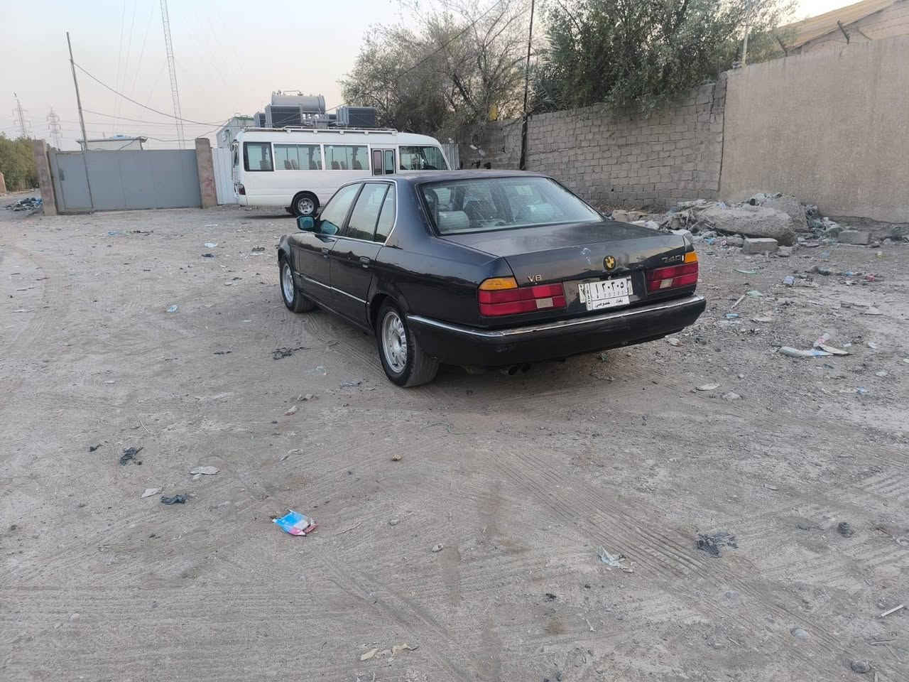 للبيع بيئم موديل 92 رقم بغداد حجم 740 8 مسكر لون نيلي السعر 45$ *********** فول مواصفات محرك وكير حاويه جديد لا ضربة ولا خياس ولا تبديل فتحة سلايت حداده خلفي امامي جيد جدا تخم تاير تخم ويل صقر دواخل لونين جلد كشنات كهربائيه سنتر لوك كهربائيات كلهه شغاله مكاني بغداد
