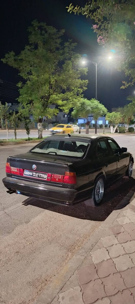 سەرەتا بەناوی خوا
لەسەر ڕێزی ئەدمین

بۆفرۆشتن بیئێم 1992
520 کەپس دیجیتاڵ گێڕ عادیە
فول فول تەنها سەقەف سەلایت نیە چوار چام کارەبا
کوشن سیاحی کوشن ویتەرە 
ئەیبی ئێسە 
ئاڕم هەولێرە ژماری خەڵت نیە
ئاڕم و ئەوەلیات موس براوە بەشەرت 
دەعامی دوا و پێشەوە کەراوەبەM
چوار تایەو وەلی لۆکیMلەسەرە
تاخم لایتی کەراوەت ئەلقە و زینۆن لێبەسراوە
حەفتەیەک پێشی داگیراوە گۆڕاوە
سەیارەک یەک قەرچی پێشی هەیە شایەنی باسەنیە
پاتری تازە گۆڕاوە  کامەل سەیارەکە جائیزکەراوە 
لەدەعامی دواوە تاوەکو پیشۆ گۆڕاوە سەیارەک خیاساتی نیە
ناوگێچ کامەل ئیش دەکات
مەکینەی تۆزیک دووکەڵ ئەکات 
سعرە کەیشی 35گەڵاو مەعامەلە گۆڕینەوەیش لەگەڵ سەقەر دەکەم 
تەکایە مووشتەری نیت سەری خۆت و منیش مەئێشێنە
ژ.م *********** -***********
