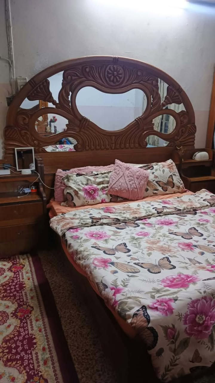 غرفة نوم خشب • صاج عراقي • نضيف