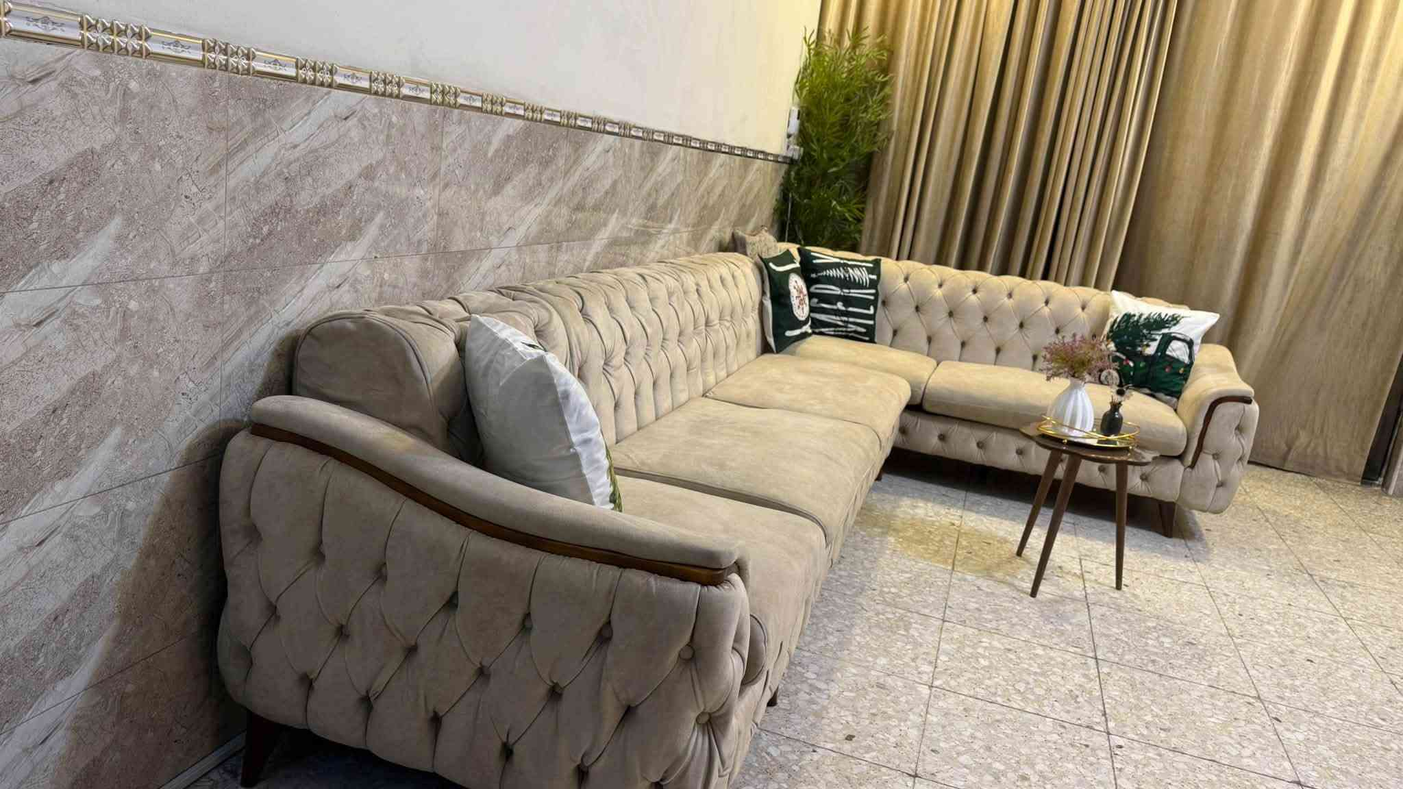 كورنر تركي  8 مقاعد نضيف جدا بدون اي ضرر السعر 400العنوان الشعب ***********
