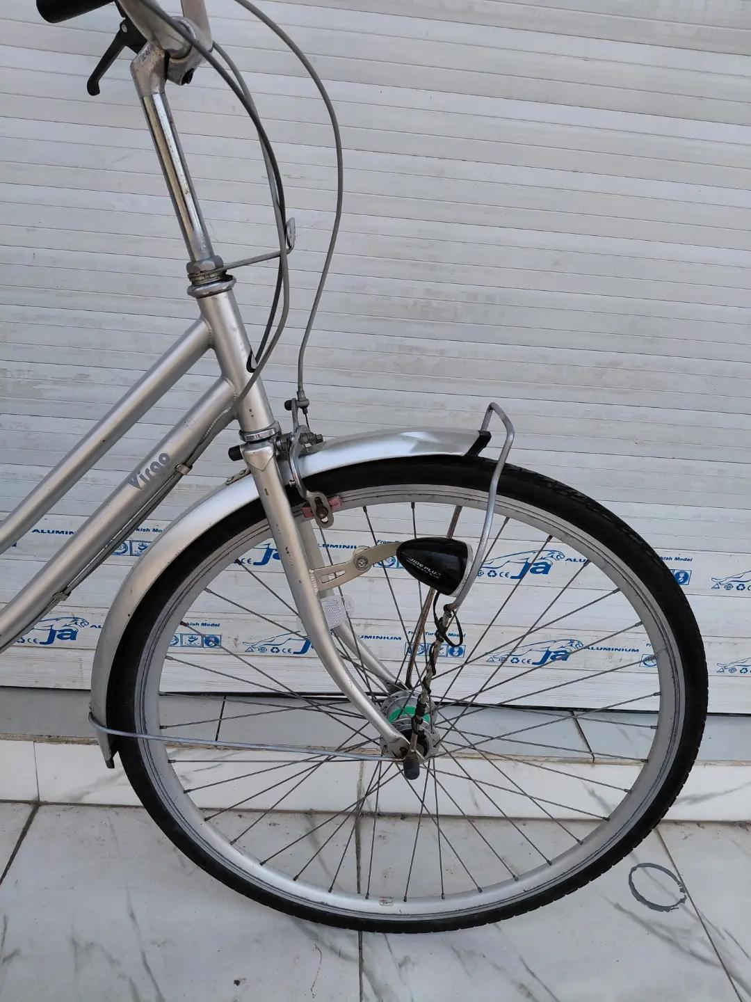 حجم 27 تايرات ربل ويالة طبقتين 6  سرعات SHIMANO ويل امامي ماكنيت LED السعر 150  الف     ✈يوجد توصيل لجميع المحافضات ✈ كركوك مدخل سايدين حي الاسرى والمفقودين  معرض ابو شيفان ( *********** )

