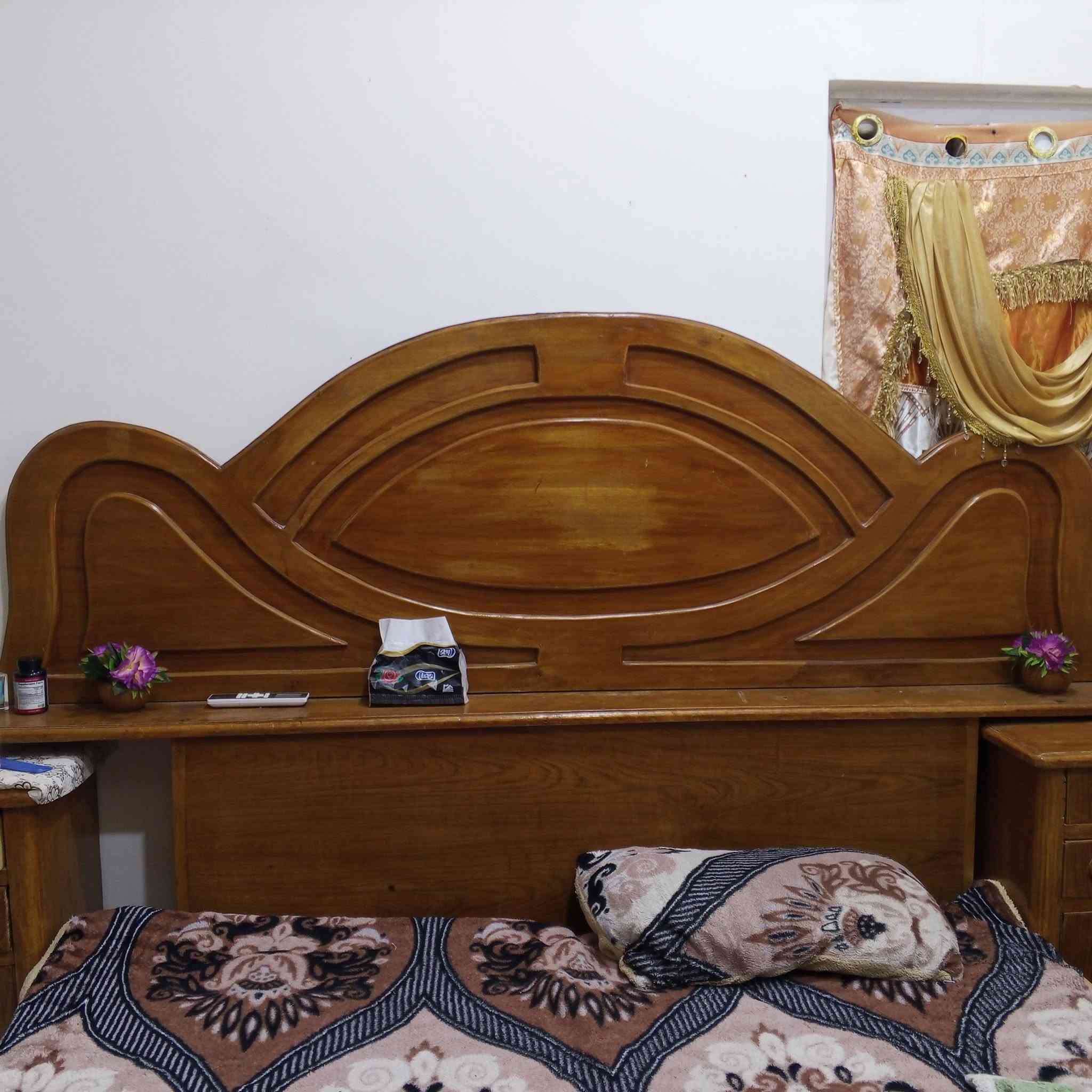 غرفه نوم تزكام كامله صاج داخل وخارج طابقين 5 ابواب 900 الف بصره تنومه ***********
