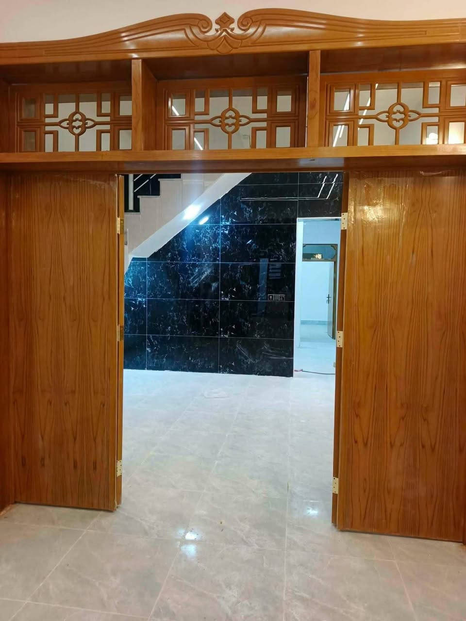 دار للبيع حي النداء 100متر طابق ونصف درجة اولى مطلوب للمصرف العقاري 100مليون سحب جديد سعر التطلوعة 45 مليون للتواصل خاص او على الرقم التالي *********** واتساب
