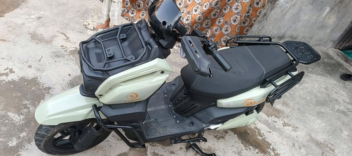 سلام عليكم دراجه شحن جديده ستخدام قليل صاله 3شهر كفاله عامه تواصل ***********
