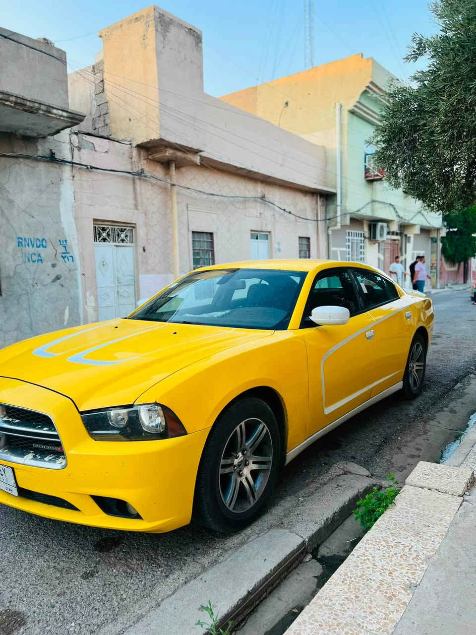 جارجر مديل ١١ بيع بدون مراوس
كلين بدون فتح ولاضرر
 طخم تاير جديد
طخم امامي خلفي جديد
مكان السياره موصل ***********
