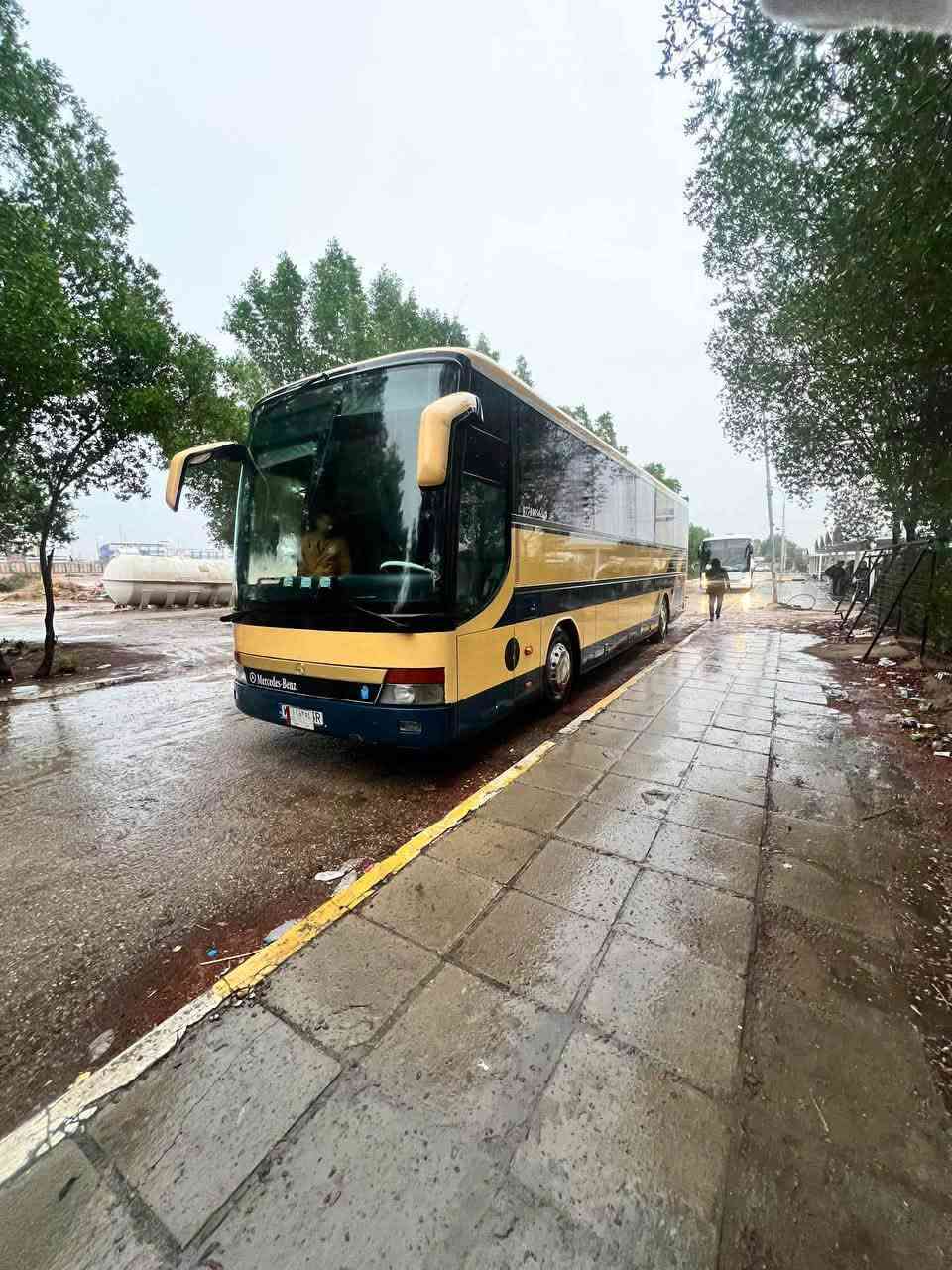 سلام عليكم جيتي الفينيه للبيع سياره جاهزه من كلشي تخم تاير حداديه تبريد صيني كمبريسر 3كاورات مكينه 8لاتبخير ولا تنقيص كير 6 سياره عله وضع البلاد قطره خايس مابيها  رقم بابل خطها بصره نجف مصفر هيئه وغرامات كهربائيات كلها شغاله مكاني بصره ***********
