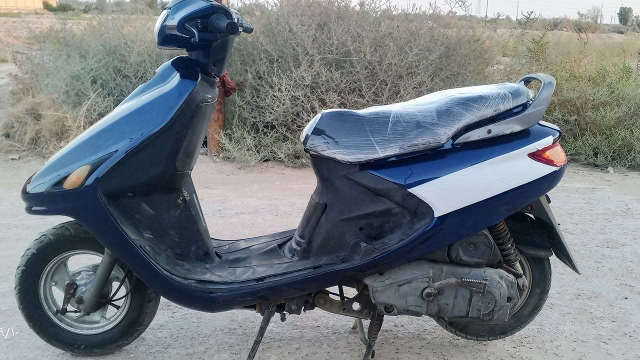 سلام عليكم فراشة حاوية فول نضافة شلعة معدل نعومة محرك ما مفتوح كهربائياته كله شغاله مابیه نقص برغي تجي تفحص مکاني الشوملي رایده ب 575 وبيه مجال بسيط. ***********
