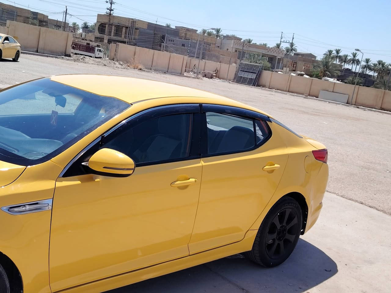 السلام عليكم ابتيمه موديل ١١ خليجي مابيه حادث بس الجاملغات بدلتهن بيهن طخات  رقم بغداد مابيه خط خطه جوال  السيارة هسه طلعته من الصبغ  مكينه جديده بيه وصل الضمان كير تبريد  مكان بابل القاسم السعر ٨٢ وبيه مجال *********** *********** خابر ودلل
