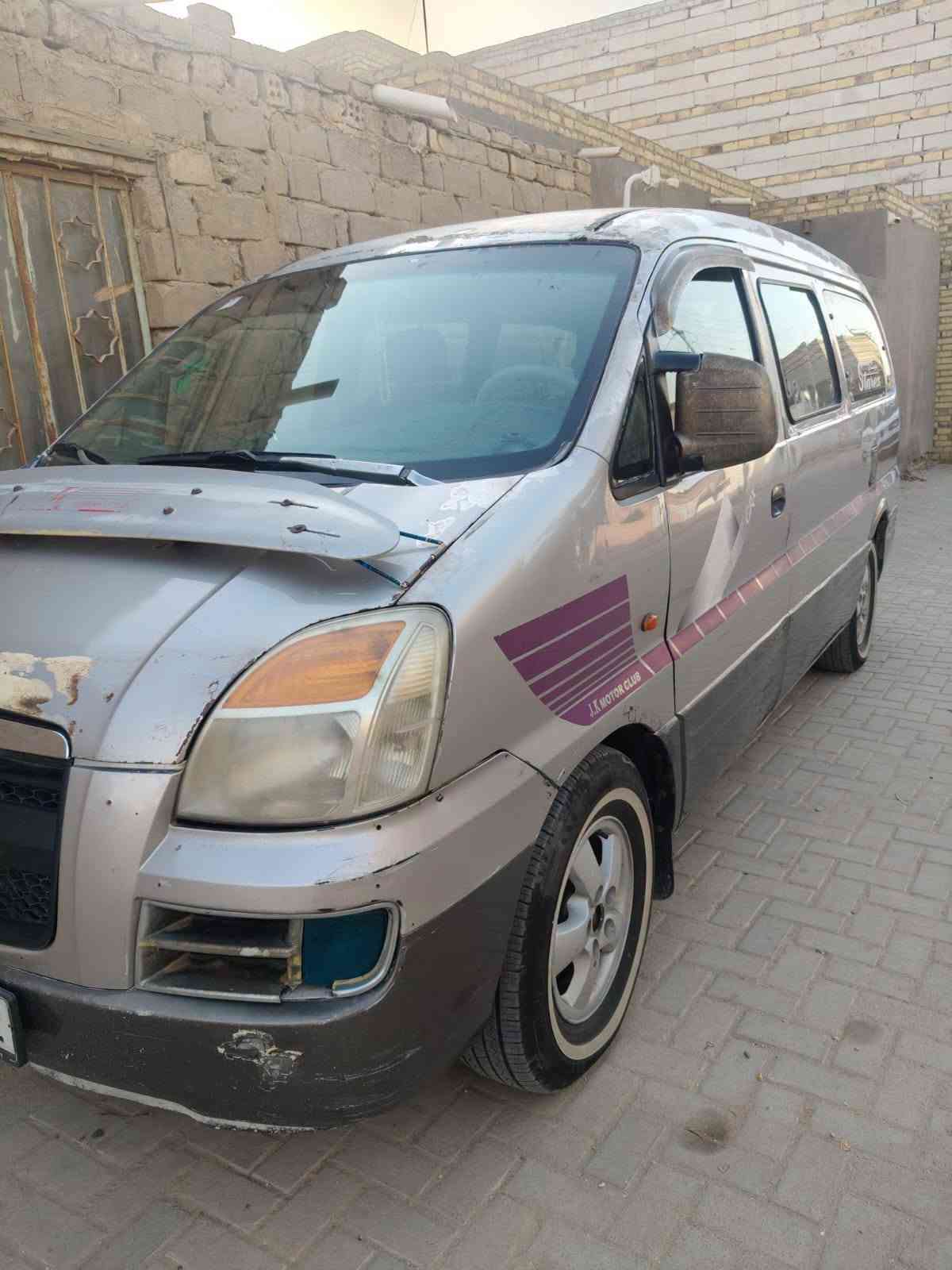 #مكلف_بالنشر 
سلام عليكم 
هـيـونـداي سـتـاركـس للبيع موديل 2005
 مكينه كير عادي مجفتة
 رقم بغداد انكليزي 
 السنوية بأسم راعيها يداورلك بنفس اليوم
للأستفسار اكثر الاتصال على الرقم 👇👇 ***********

