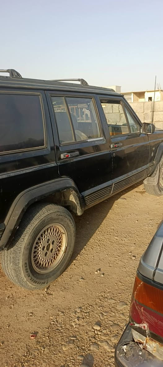 جيب شيروكي موديل 1991
بدون صبغ محرك بيه بداية صرف
شرط التحويل رقم نينوى
للاستفسار ***********
