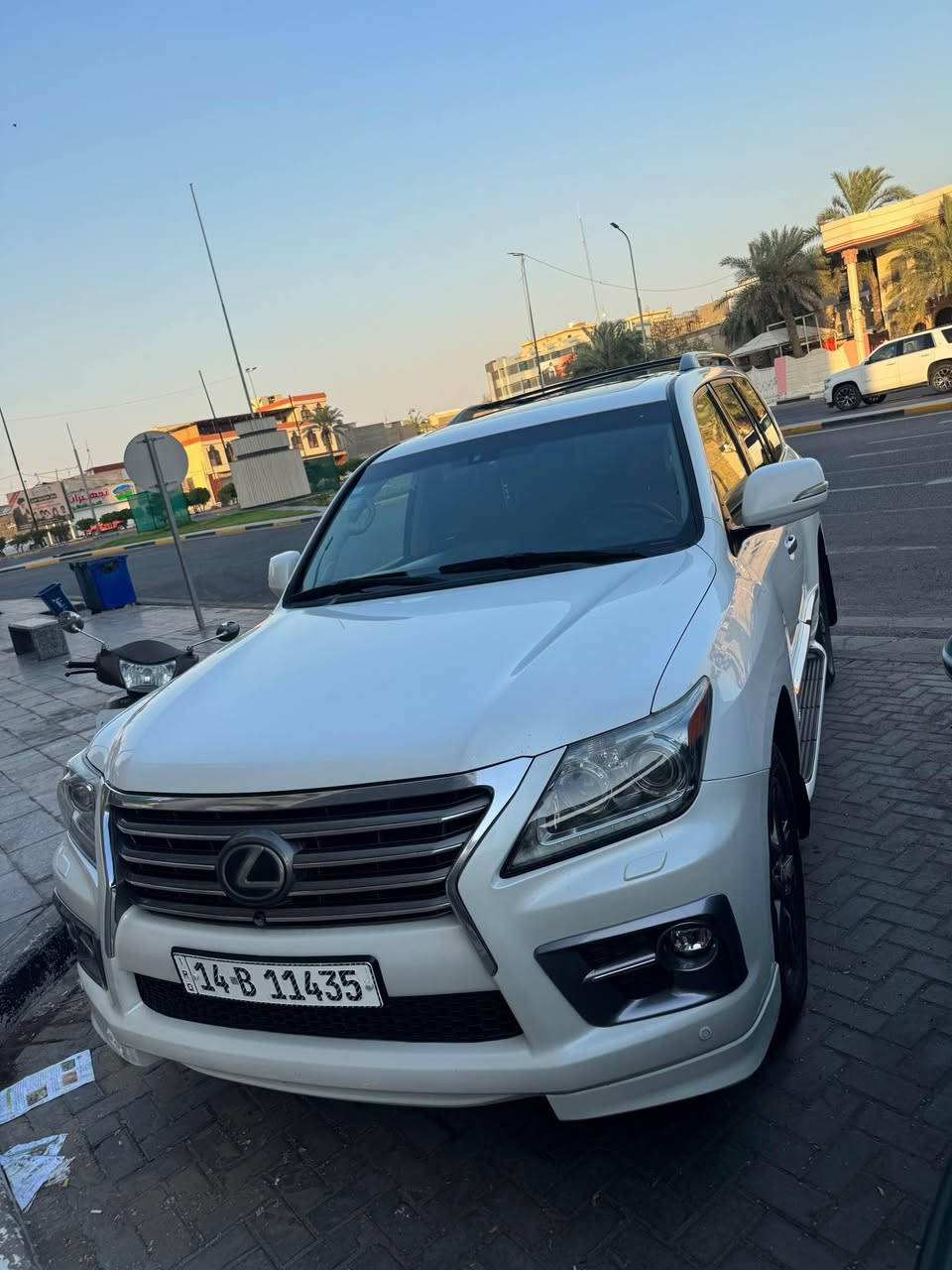 لكسز 2014 فول مواصفات
كفالة عامة
رقم بصره بأسمي 
السعر ٣٨٥ ومراوس يوكن تاهو 
للاتصال واذا ما تحصلني خابر واتساب 
*********** البصرة, العراق
