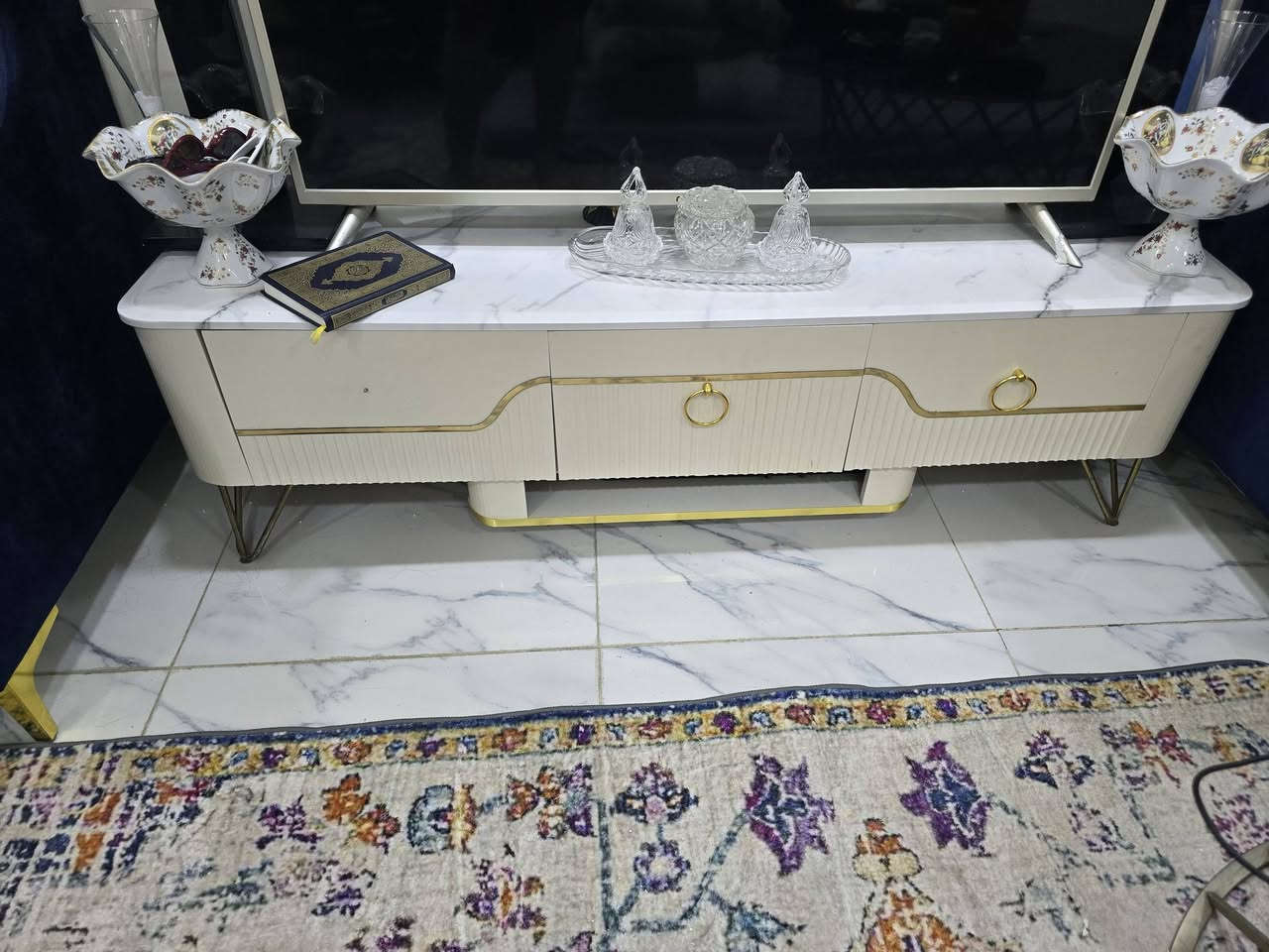 اثاث منزل للبيع مكان بغداد الدوره ***********
